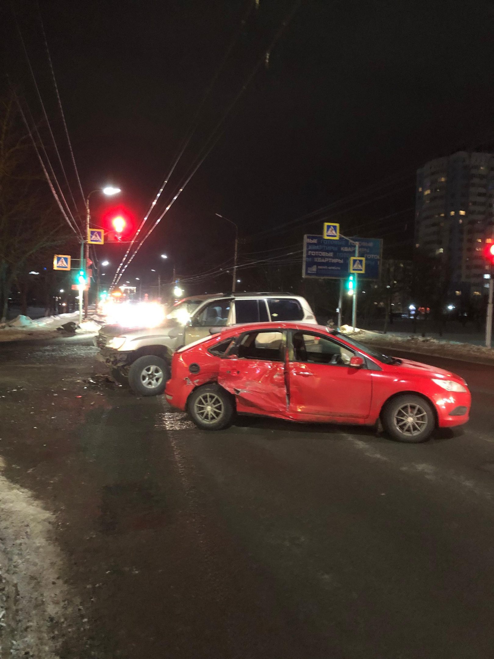 В Орле легковушки не смогли разъехаться на перекрёстке - Новости Орла и  Орловской области Орелтаймс