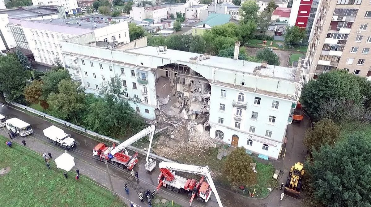 Орловский «карточный домик» превратился в памятник невинности - Новости Орла  и Орловской области Орелтаймс