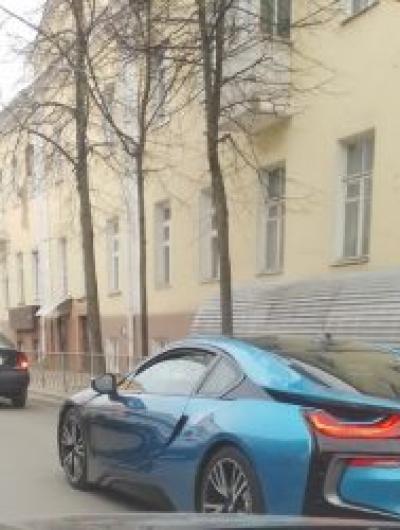 BMW i8