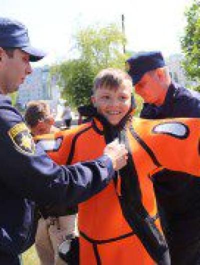 Активных орловцев МЧС прокатило на квадроциклах_1