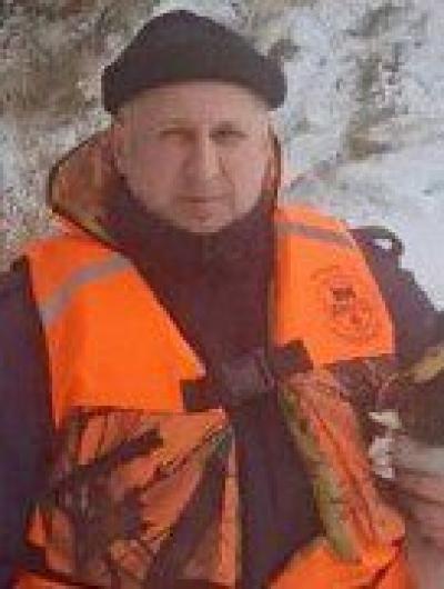 Орловские спасатели освободили вмёрзшую в лёд утку