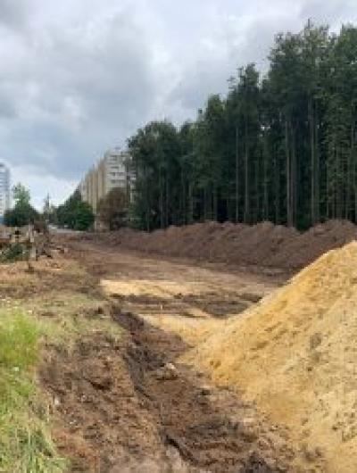 Орловская полиция ищет источник песочного изобилия на улице Орловских Партизан 1