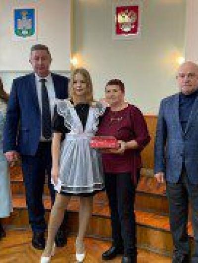 6D4104A0-5729-46DA-8400-628E81A1007A