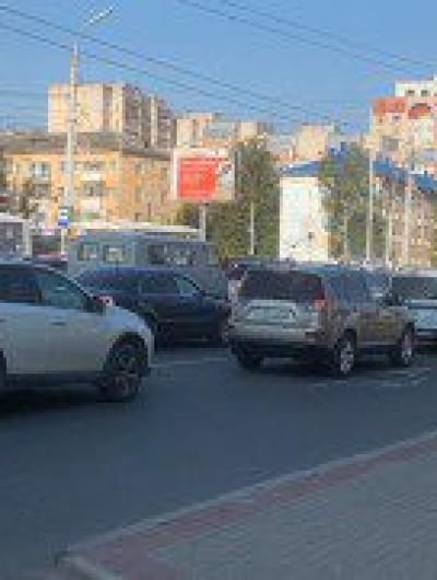 Орёл стал в пробках из-за ремонта люков на Герценском мосту 3