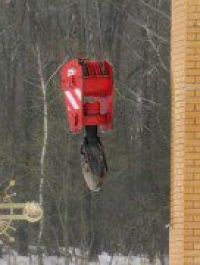 В храме под Орлом освятили новые купольные кресты 1