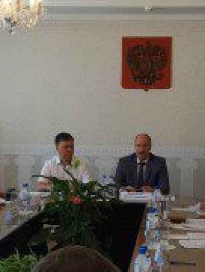 круглый стол