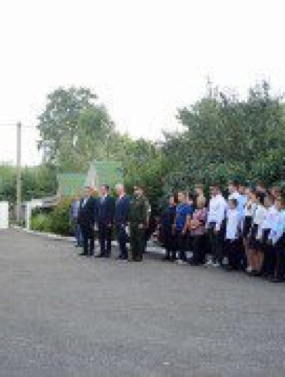 В Орловской области увековечили память о погибшем в СВО Николае Пряжникове 1