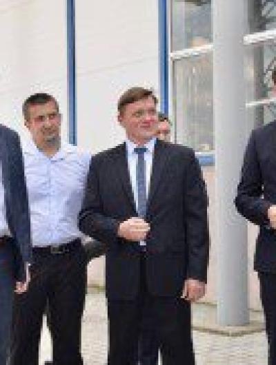 b8986125-dc2a-4e77-b9ae-56e7fb074056