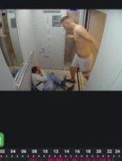 Дебош в подъезде в Орле.00_02_50_19.Still002