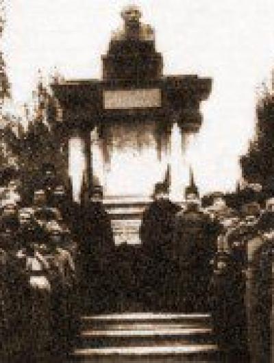 1280px-Oldlenin1920