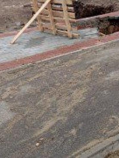 Ломоносова 1