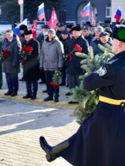 церемония возложения гирлянды 1