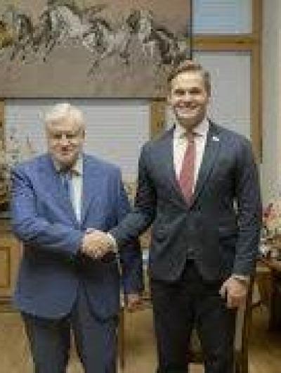 B7576D96-002B-4D5E-83AE-B6EDB862071B