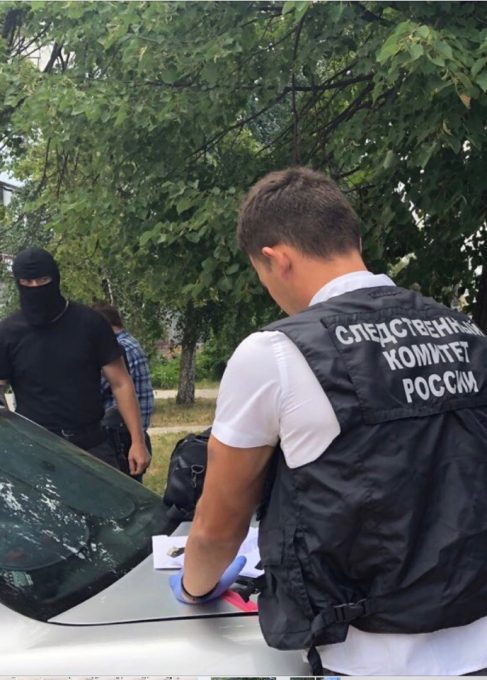 Ст покушение на мошенничество. Полицейский в России при задержании преступника. Мошенники в Орле