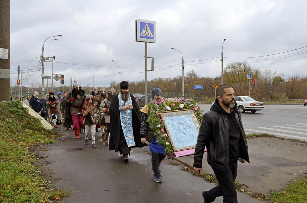 Орел события городе. Крестный ход в Орле. Крестный ход в Орле 4 ноября. Крестный ход с Казанской иконой Божией матери.