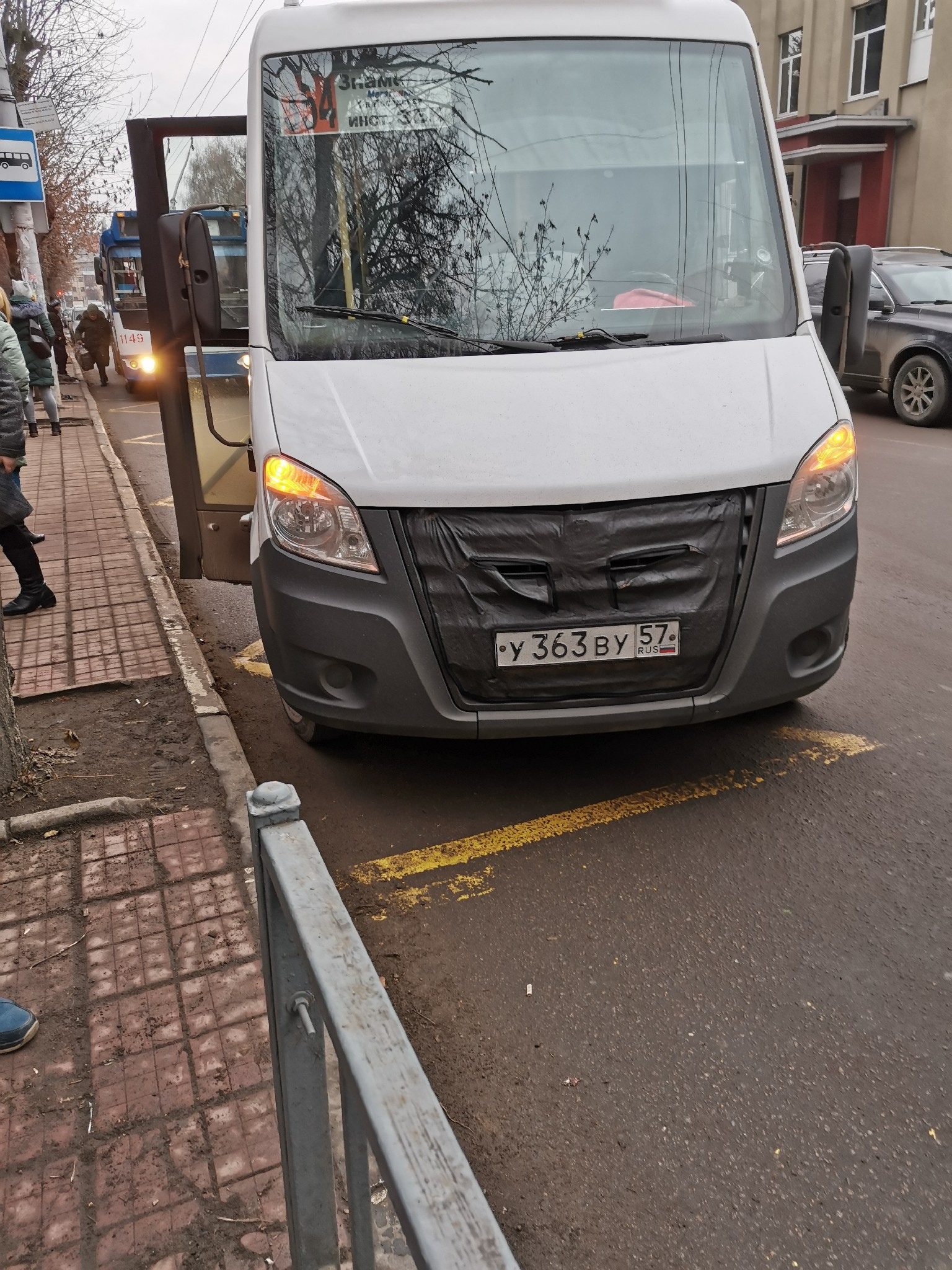 В Орле на глазах у пассажиров подрались водители маршруток - Новости Орла и  Орловской области Орелтаймс