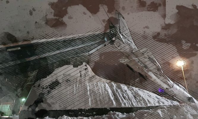 Ливенский самолёт отремонтировали и окружили сквером