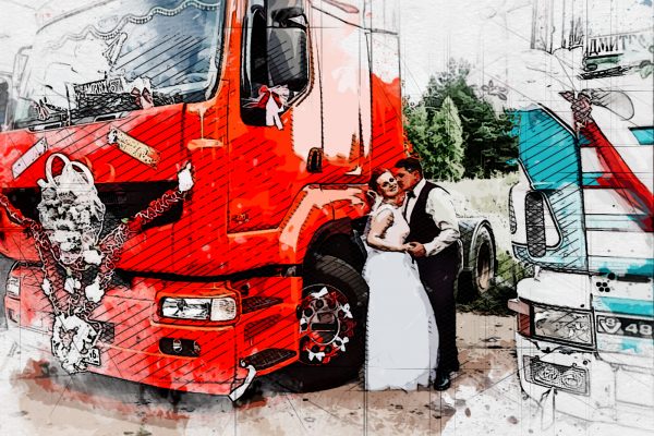 Жених и невеста приехали в орловский ЗАГС на фурах
