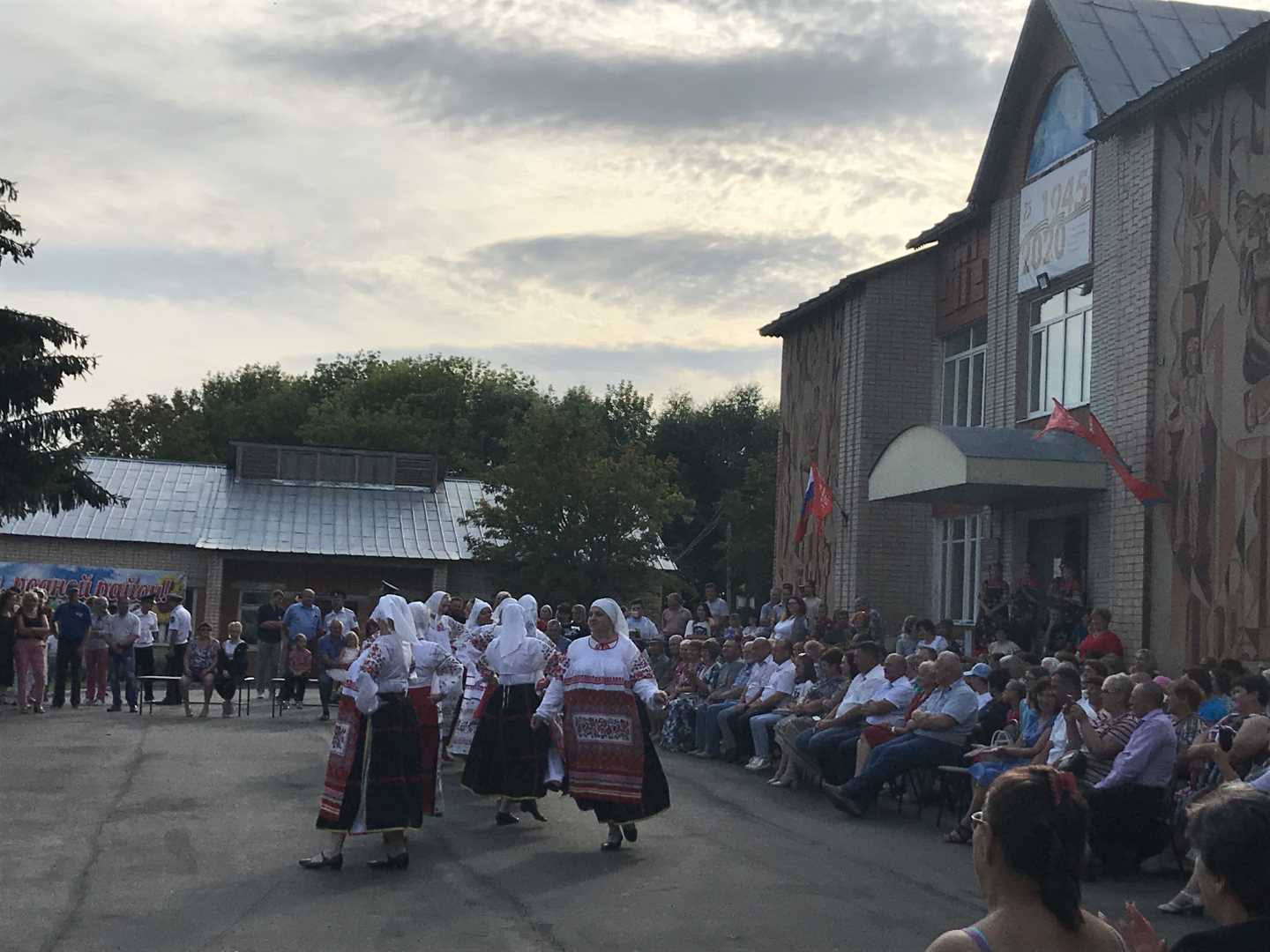 В орловском селе Подзавалово широко отметили 93-ю годовщину образования  Урицкого района - Новости Орла и Орловской области Орелтаймс