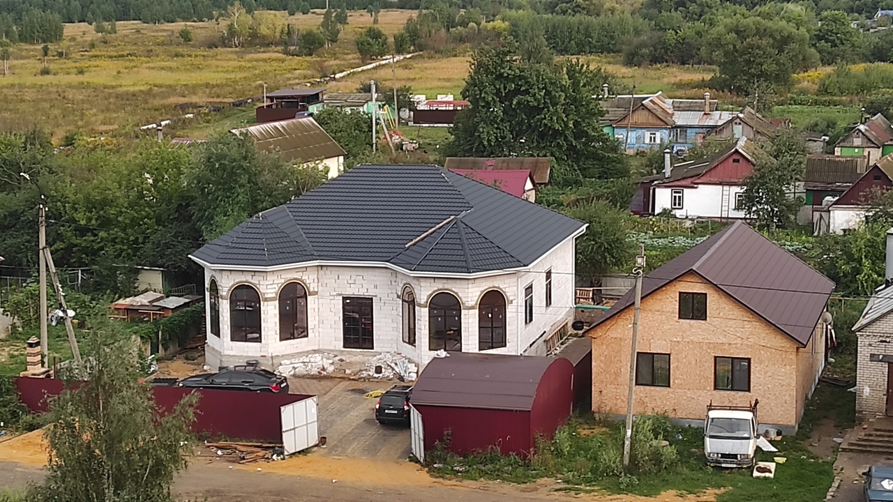 В Орле цыгане на Раздольной на месте сгоревшего дома построили шикарный  особняк | 28.08.2021 | Орел - БезФормата