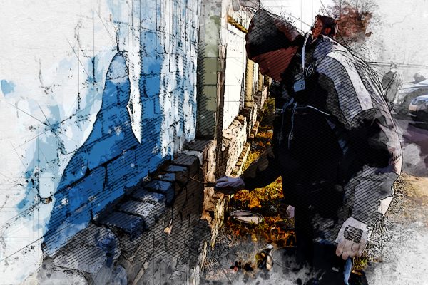 Мэр Орла покрасил забор больницы