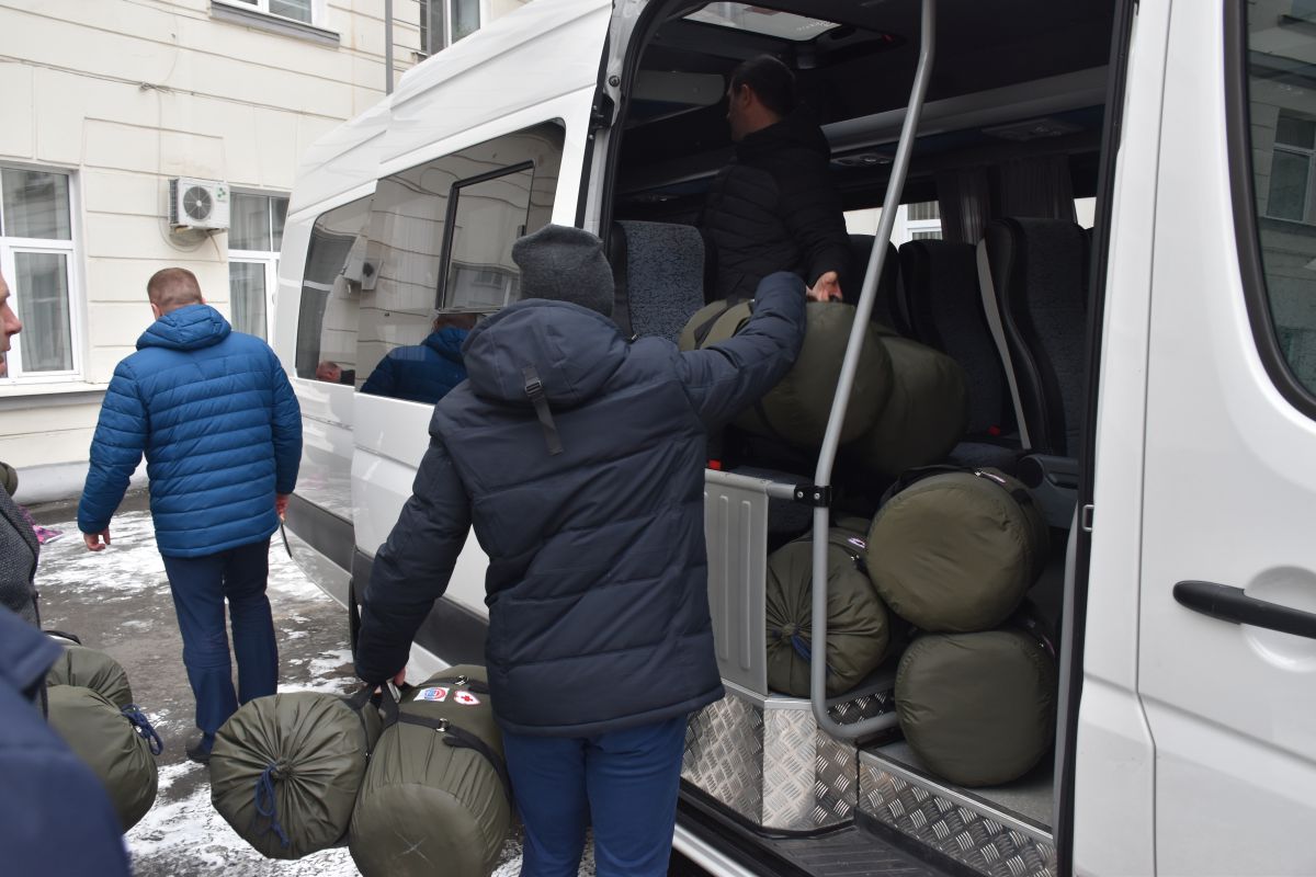 Руководство Орловского облсовета отправилось в Луганск с гуманитарным  грузом | 16.02.2023 | Орел - БезФормата