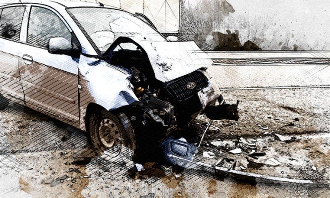 На трассе под Орлом погибла пенсионерка, 8-летнего ребёнка увезли на скорой