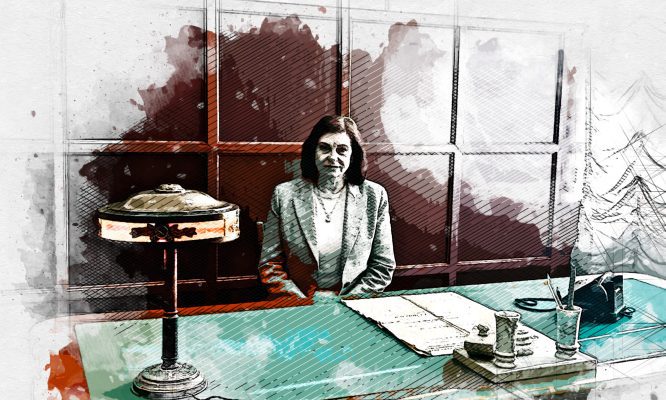 Пилипенко сфотографировалась за столом Берии на фоне Сталина