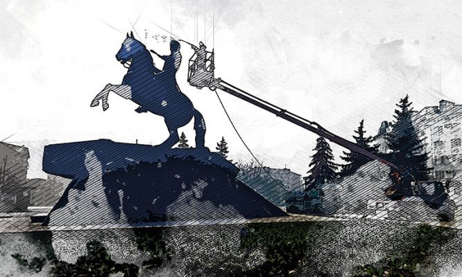 В Орле отмывают памятники