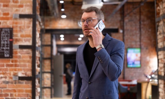 Ева от МегаФона распознаёт голоса роботов и синтезированную речь