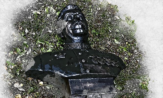 В Орёл прибыл бюст Сталина