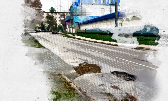 В Орле ямы на дорогах заделывают скошенной травой